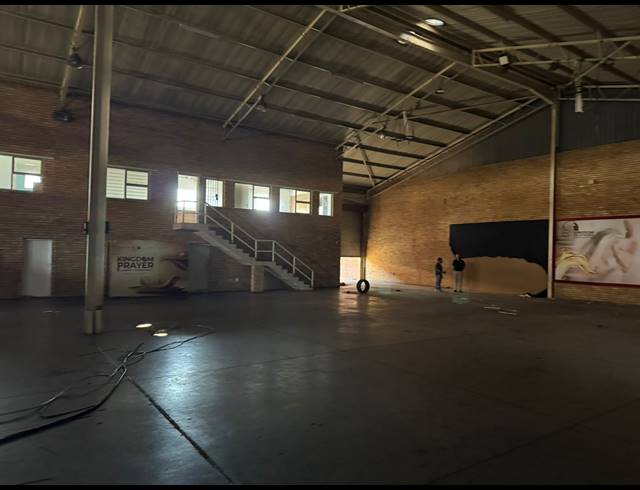 1,200M² WAREHOUSE TO LET IN PRETORIA WEST